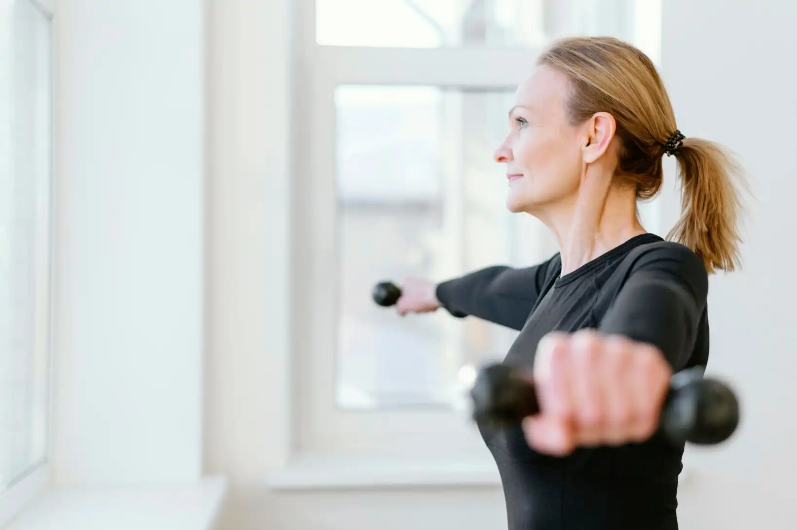 Trening personalny w SBody Studio - trener pracuje z klientem nad poprawą kondycji